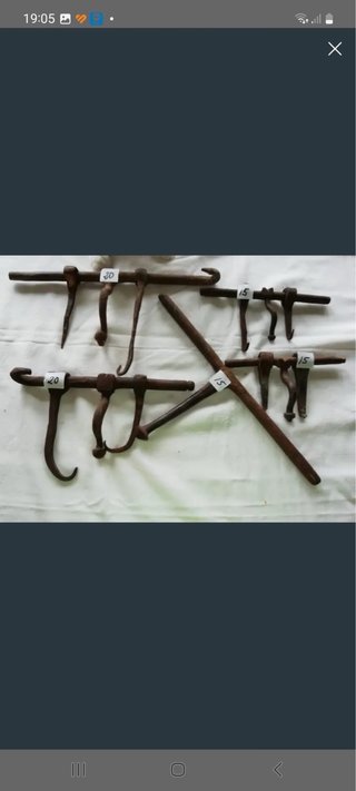 Cerrojos antiguos de hierro