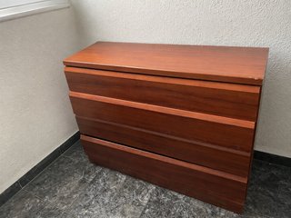 Cómoda de madera con 4 cajones