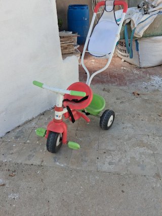Triciclo infantil Smoby con manillar