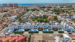 Casa adosada en venta en Nueva Torrevieja - Aguas Nuevas en Torrevieja