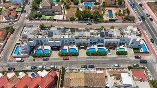Casa adosada en venta en Nueva Torrevieja - Aguas Nuevas en Torrevieja