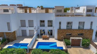 Casa adosada en venta en Nueva Torrevieja - Aguas Nuevas en Torrevieja
