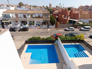 Casa adosada en venta en Nueva Torrevieja - Aguas Nuevas en Torrevieja