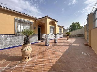 Chalet en venta en Poleares en Lucena