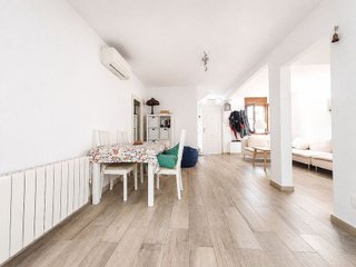 Casa pareada en venta en El Camp de l'Arpa del Clot en Barcelona