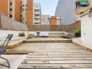 Casa pareada en venta en El Camp de l'Arpa del Clot en Barcelona