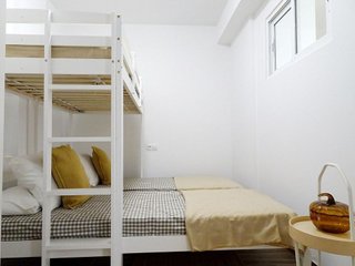 Piso en venta en La Goleta - San Felipe Neri en Málaga
