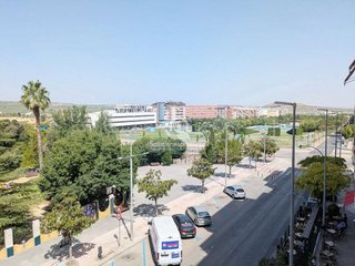 Piso en venta en Renfe - Bulevar 1º y 2º Fase en Jaén