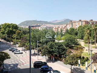 Piso en venta en Renfe - Bulevar 1º y 2º Fase en Jaén