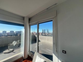 Ático en venta en Sanchinarro en Madrid