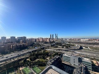 Ático en venta en Sanchinarro en Madrid