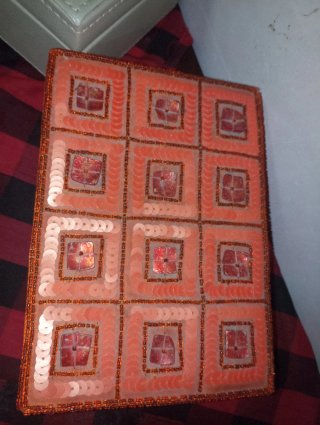 Pareja de joyeros beige y naranja