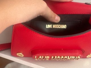 Borsa Love Moschino rossa con dettagli oro