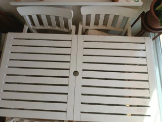 Mesa y 4 sillas madera blanca terraza