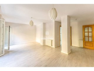 Piso en venta en Arrancapins en Valencia