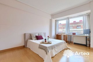 Piso en venta en San Pedro de Deusto-La Ribera en Bilbao
