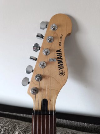 Guitarra Eléctrica Yamaha EG112C