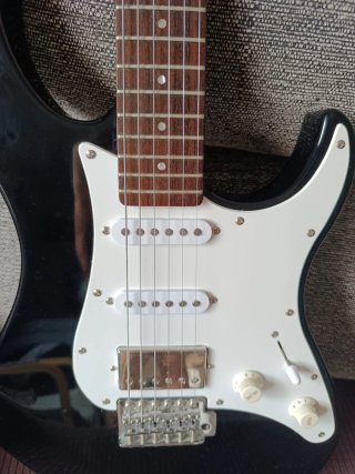 Guitarra Eléctrica Yamaha EG112C