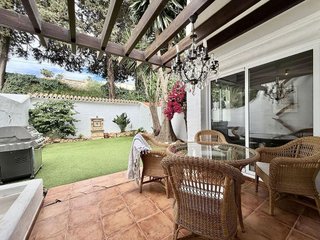Casa adosada en venta en La Dama de Noche-La Alzambra en Marbella