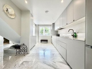 Casa adosada en venta en La Dama de Noche-La Alzambra en Marbella