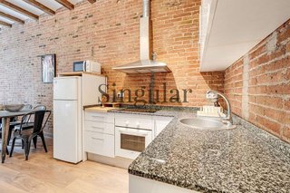 Piso en venta en El Camp de l'Arpa del Clot en Barcelona
