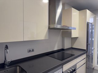 Piso en venta en La Dama de Noche-La Alzambra en Marbella
