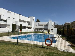 Piso en venta en La Dama de Noche-La Alzambra en Marbella