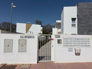 Piso en venta en La Dama de Noche-La Alzambra en Marbella