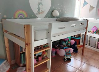 Cama loft con almacenamiento