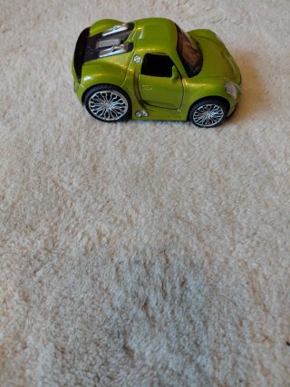 Coche de juguete con luz y sonido