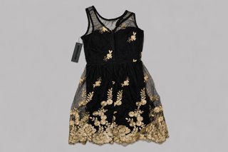 Vestido Negro Bordado Dorado Talla S