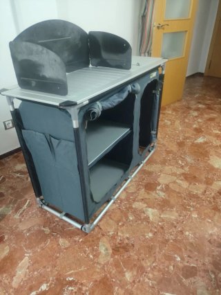 Armario de cocina plegable con fregadero