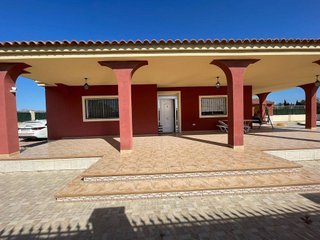 Chalet en venta en Albatera