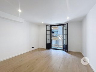 Piso en venta en El Raval en Barcelona