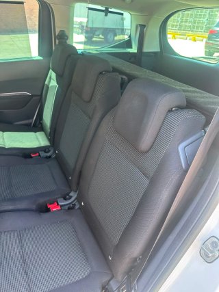 Peugeot 5008 2013