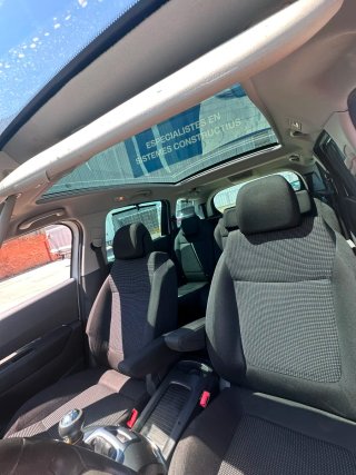 Peugeot 5008 2013