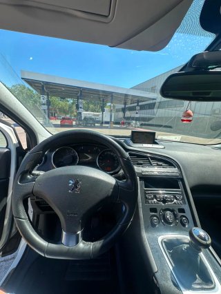 Peugeot 5008 2013