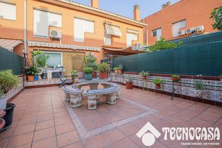 Casa adosada en venta en Roc Blanc en Terrassa