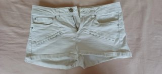 Pantalones cortos vaqueros blancos Bershka