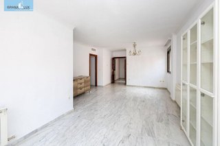 Piso en venta en Bola de Oro - Serrallo en Granada