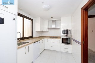 Piso en venta en Bola de Oro - Serrallo en Granada