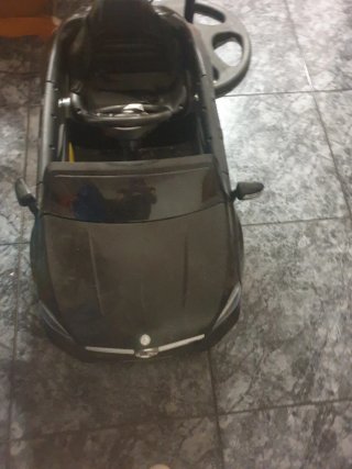 Coche eléctrico infantil negro