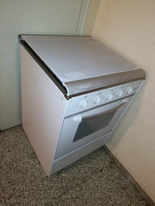 Cocina de gas 4 fuegos y horno Gralux