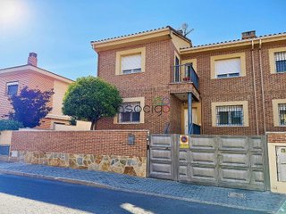 Casa adosada en venta en Cabanillas del Campo