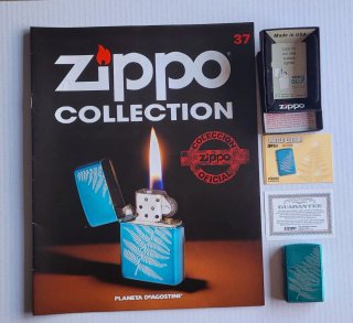 Accendino Zippo Blu con Foglie
