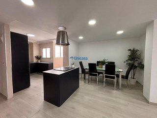 Piso en venta en Parque Victoria Eugenia en Málaga