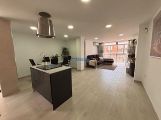 Piso en venta en Parque Victoria Eugenia en Málaga