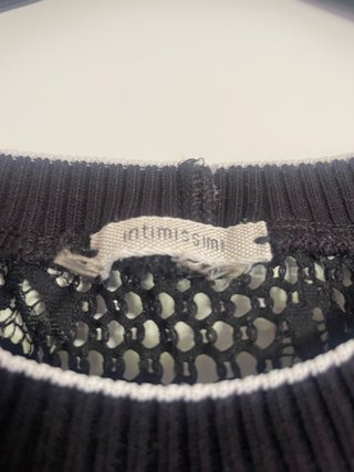 Maglia Intimissimi nera tutta ricamata