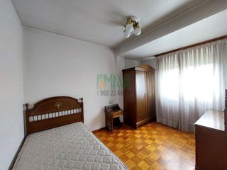 Piso en venta en Residencia en Ourense