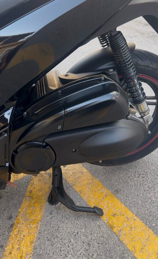 Honda SH 300 Scooter Negra